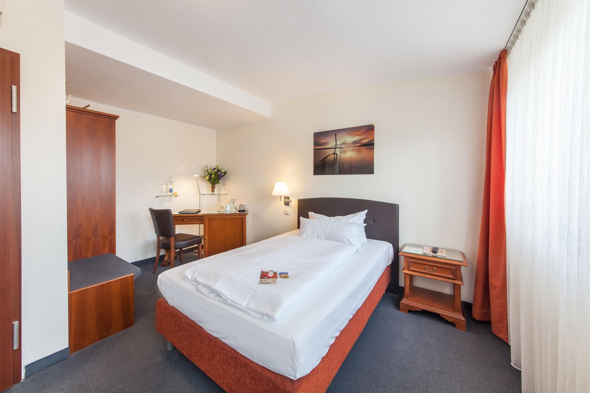 Novum Hotel Flora Düsseldorf Exterior foto
