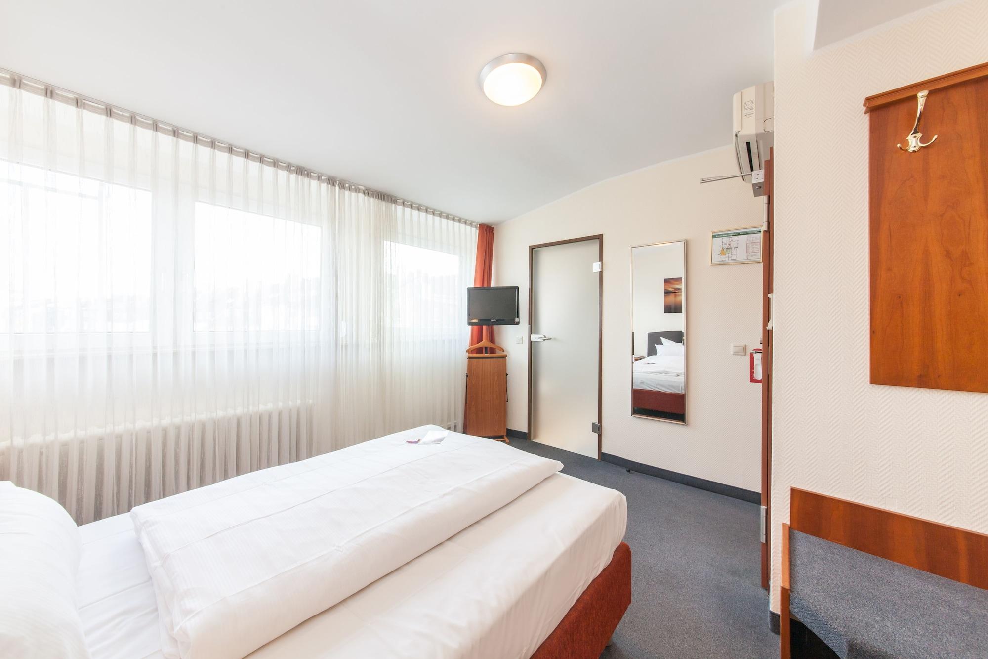 Novum Hotel Flora Düsseldorf Exterior foto